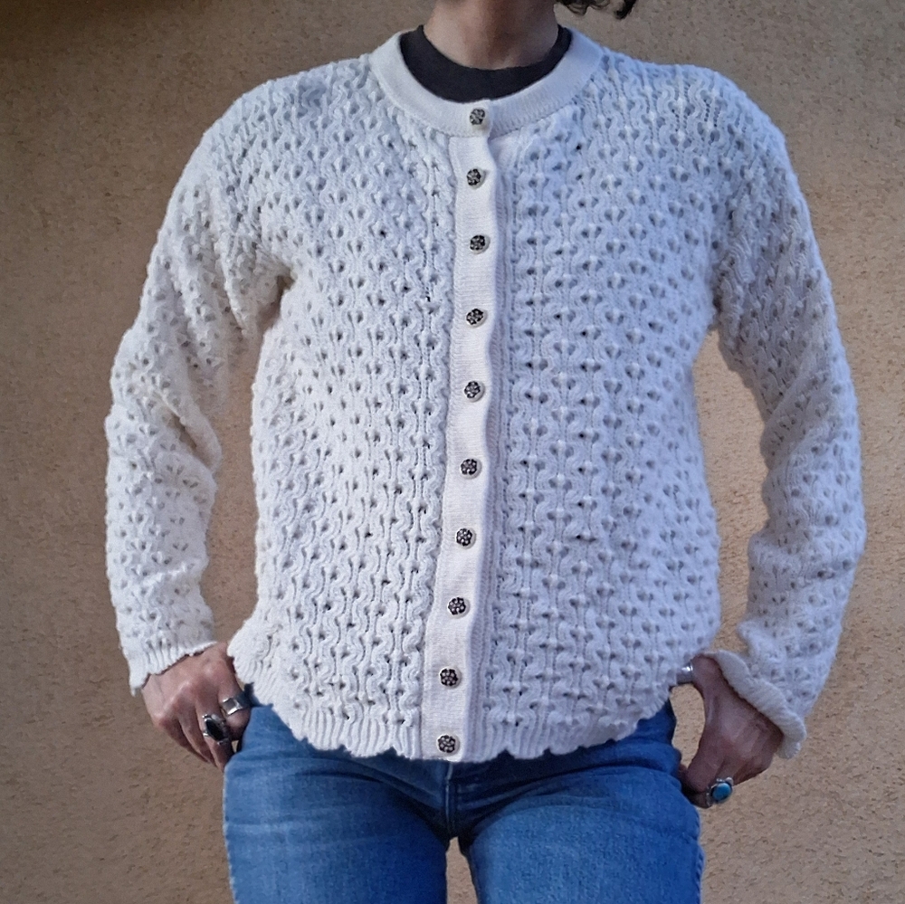 90s Cream Cardigan Scallope Hem Sweater